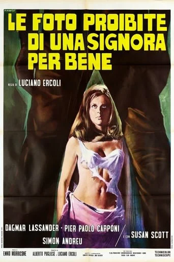 Le foto proibite di una signora per bene